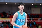 上赛季场均7.5分3板！媒体人：青岛用顶格C类合同留下赵嘉义